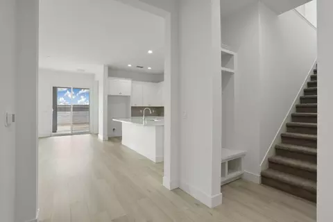 Entry Way - 484 Vinal Dr, Manteca, CA 95337 photo 1 of 3