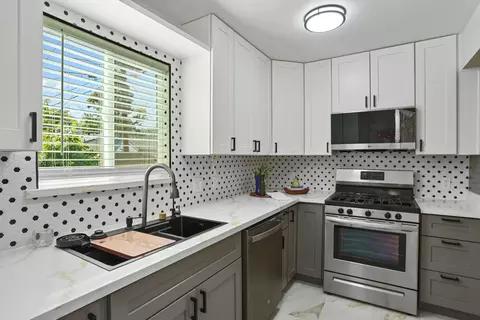 Kitchen - 1437 Chester Dr, Tracy, CA 95376 photo 3 of 4