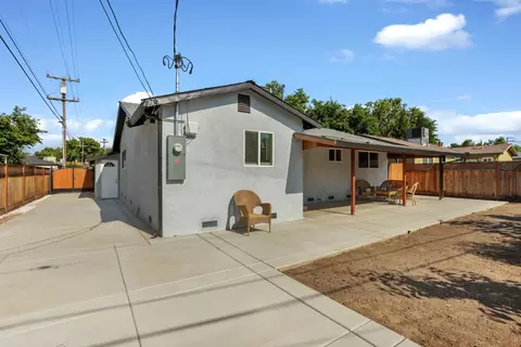 Exterior - 1437 Chester Dr, Tracy, CA 95376 photo 8 of 12