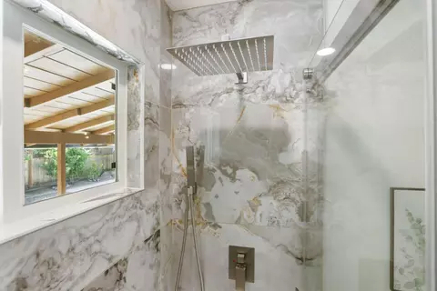 Bath - 1437 Chester Dr, Tracy, CA 95376 photo 2 of 6