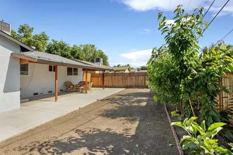 Exterior - 1437 Chester Dr, Tracy, CA 95376 photo 9 of 12