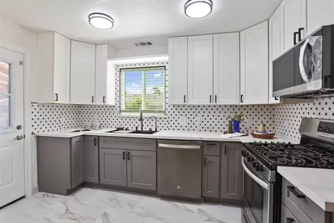Kitchen - 1437 Chester Dr, Tracy, CA 95376 photo 4 of 4