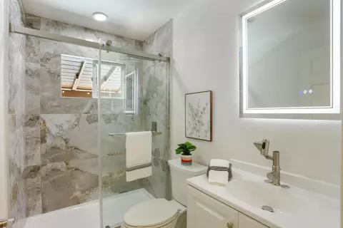 Bath - 1437 Chester Dr, Tracy, CA 95376 photo 1 of 6