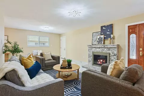 Living - 1437 Chester Dr, Tracy, CA 95376 photo 1 of 2