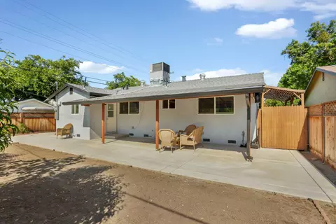 Exterior - 1437 Chester Dr, Tracy, CA 95376 photo 5 of 12