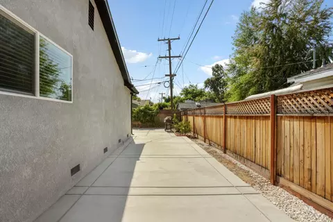 Exterior - 1437 Chester Dr, Tracy, CA 95376 photo 11 of 12