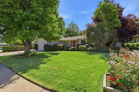 2545 Notre Dame Dr, Sacramento, CA 95826