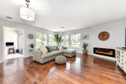 12741 Torrey Pines Dr, Auburn, CA 95602