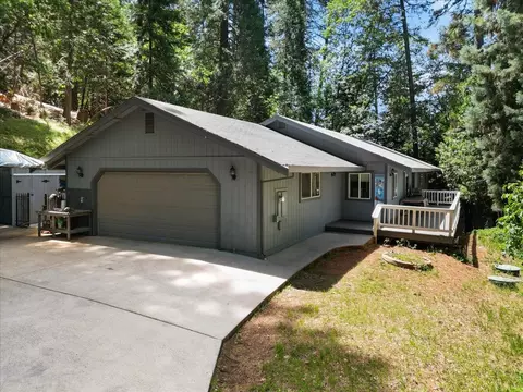 12709 Francis Dr, Grass Valley, CA 95949