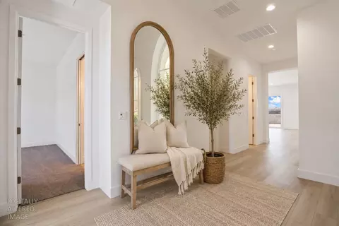 Entry Way - 450 Vinal Dr, Manteca, CA 95337 photo 3 of 4