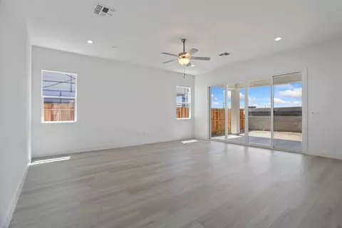Living - 450 Vinal Dr, Manteca, CA 95337 photo 4 of 4