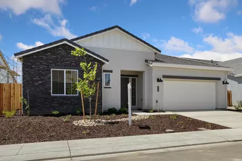 Exterior - 450 Vinal Dr, Manteca, CA 95337 photo 6 of 6