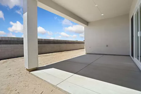 Exterior - 450 Vinal Dr, Manteca, CA 95337 photo 3 of 6