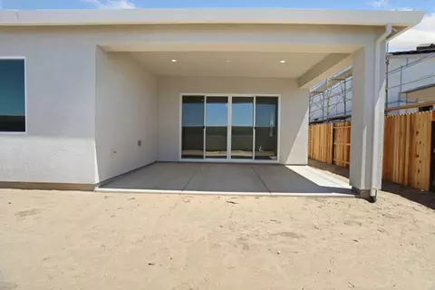 Exterior - 450 Vinal Dr, Manteca, CA 95337 photo 5 of 6