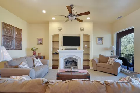 Living - 125 Raylan Dr, Sutter Creek, CA 95685 photo 6 of 7