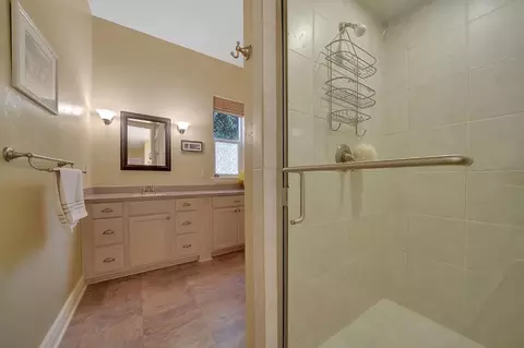 Bath - 125 Raylan Dr, Sutter Creek, CA 95685 photo 5 of 6
