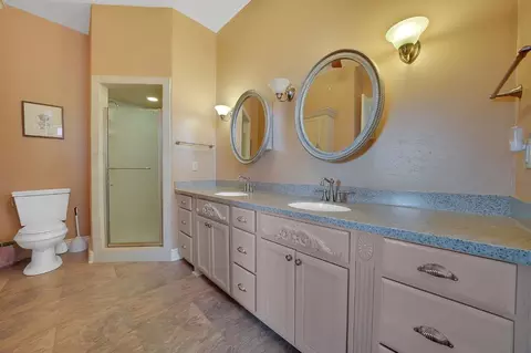 Bath - 125 Raylan Dr, Sutter Creek, CA 95685 photo 3 of 6