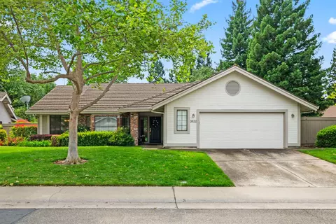 2022 Roaring Camp Dr, Rancho Cordova, CA 95670