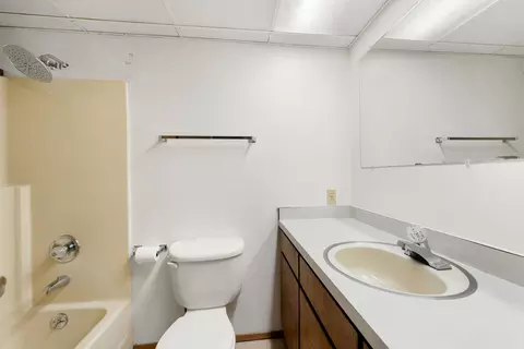 Bath - 22945 Foresthill Rd, Foresthill, CA 95631 photo 2 of 3