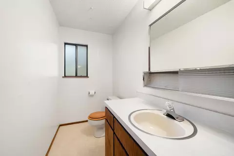 Bath - 22945 Foresthill Rd, Foresthill, CA 95631 photo 3 of 3