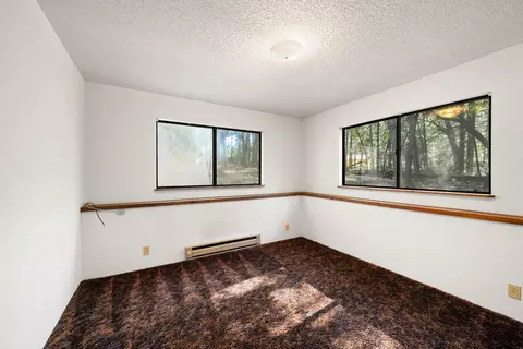 Bedroom - 22945 Foresthill Rd, Foresthill, CA 95631 photo 4 of 6