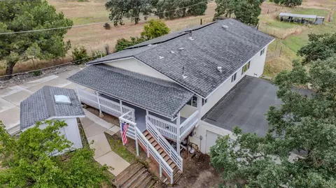 9540 Almond Dr, Valley Springs, CA 95252