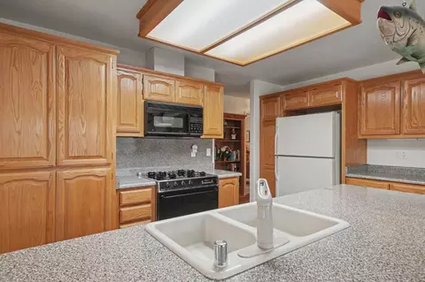 Kitchen - 25733 Aspen Ct, Volcano, CA 95689 photo 4 of 8