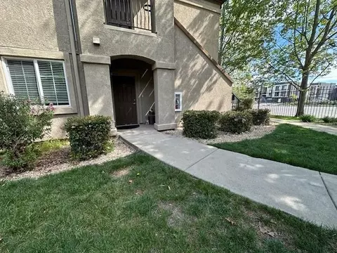 4200 E Commerce Way #613, Sacramento, CA 95834