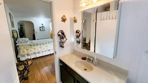 Bath - 894 Hillcrest St, Placerville, CA 95667 photo 3 of 3
