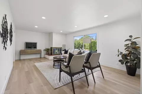 Living - 4709 Donnie Lyn Way, Carmichael, CA 95608 photo 2 of 5