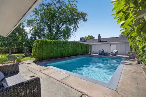 Exterior - 4709 Donnie Lyn Way, Carmichael, CA 95608 photo 6 of 12