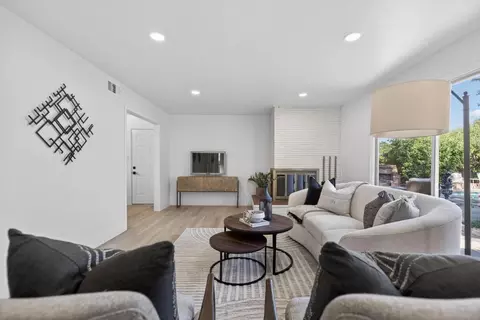 Living - 4709 Donnie Lyn Way, Carmichael, CA 95608 photo 3 of 5