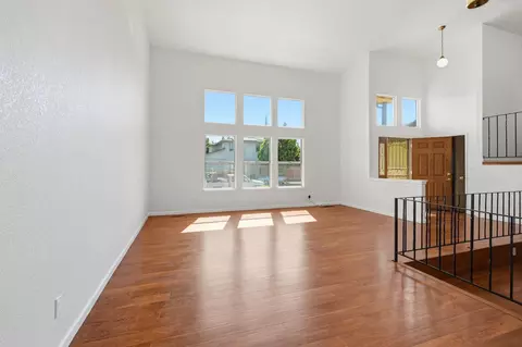 Living - 625 Bounty Pl, Manteca, CA 95337 photo 4 of 11