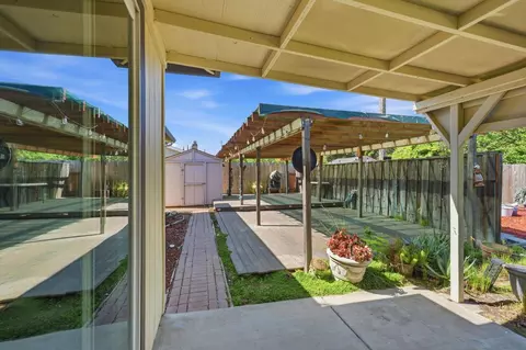 Exterior - 625 Bounty Pl, Manteca, CA 95337 photo 5 of 10