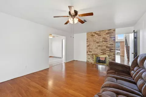 Living - 625 Bounty Pl, Manteca, CA 95337 photo 9 of 11