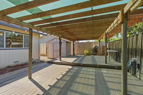 Exterior - 625 Bounty Pl, Manteca, CA 95337 photo 7 of 10