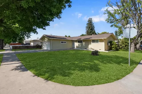 Exterior - 301 S Emerald Ave, Modesto, CA 95351 photo 4 of 4