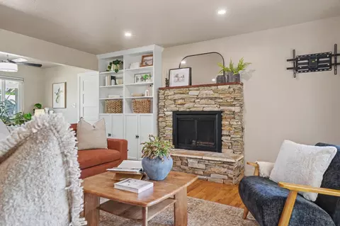 Living - 215 Patricia Ln, Sutter Creek, CA 95685 photo 3 of 6