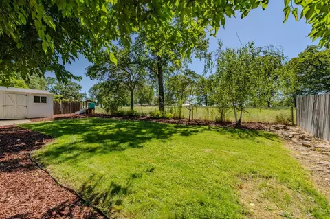Exterior - 215 Patricia Ln, Sutter Creek, CA 95685 photo 6 of 7