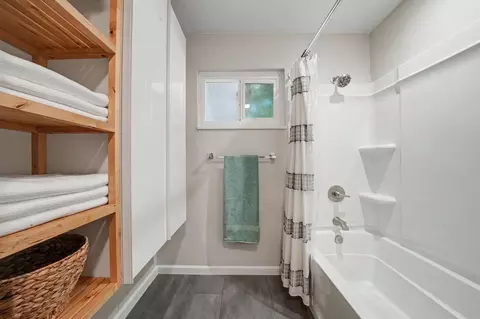Bath - 215 Patricia Ln, Sutter Creek, CA 95685 photo 3 of 4