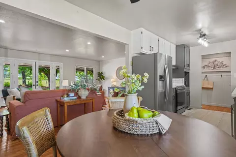 Dining - 215 Patricia Ln, Sutter Creek, CA 95685 photo 1 of 2