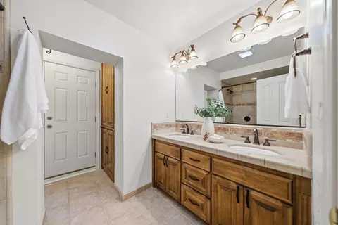 Bath - 12880 Tabeau Ct, Pine Grove, CA 95665 photo 5 of 6