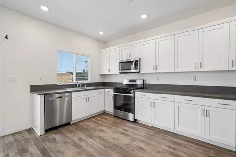Kitchen - 123 Traverso St, Manteca, CA 95336 photo 1 of 3