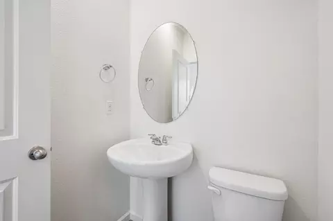 Bath - 123 Traverso St, Manteca, CA 95336 photo 1 of 3
