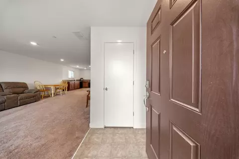 Entry Way - 785 Dean Ct, Merced, CA 95341 photo 1 of 4