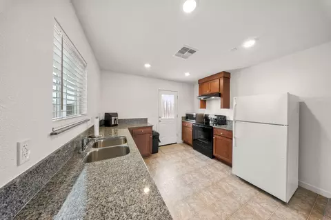 Kitchen - 785 Dean Ct, Merced, CA 95341 photo 1 of 3