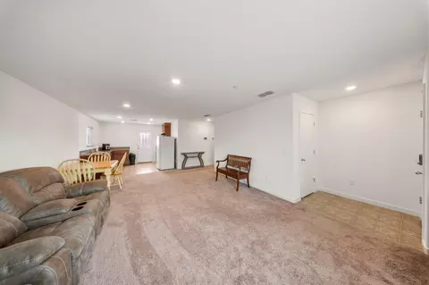 Entry Way - 785 Dean Ct, Merced, CA 95341 photo 2 of 4