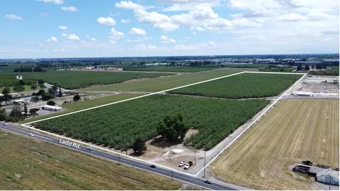 1012 Ladd Rd, Modesto, CA 95356