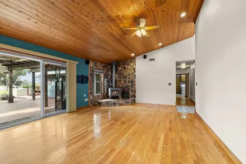 Living - 323 Elverta Meadows Ct, Elverta, CA 95626 photo 3 of 6