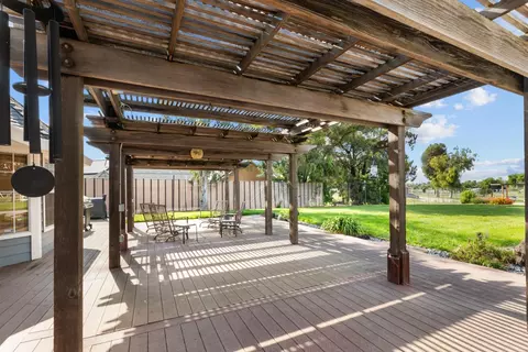 Exterior - 323 Elverta Meadows Ct, Elverta, CA 95626 photo 6 of 19